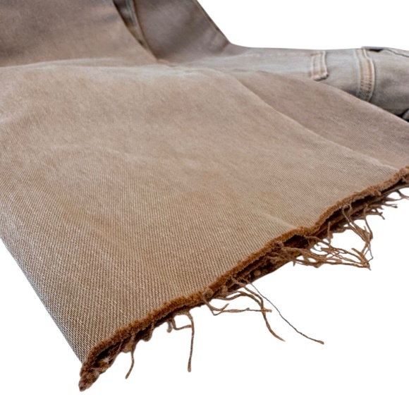 Gap | 12 | Cheeky Straight High Rise | Jeans | Khaki Tan | Classic | Minimalist - Picture 4 of 12